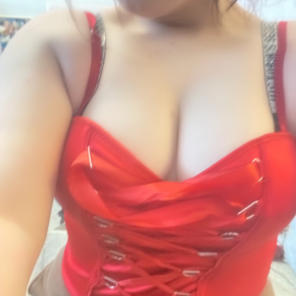 Red Corset Top! - Picture 3 of 4
